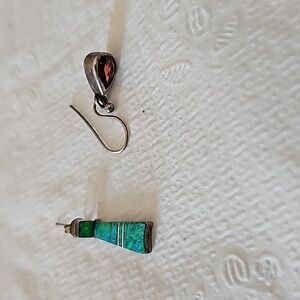 Two singles garnet and silver vintage earrings